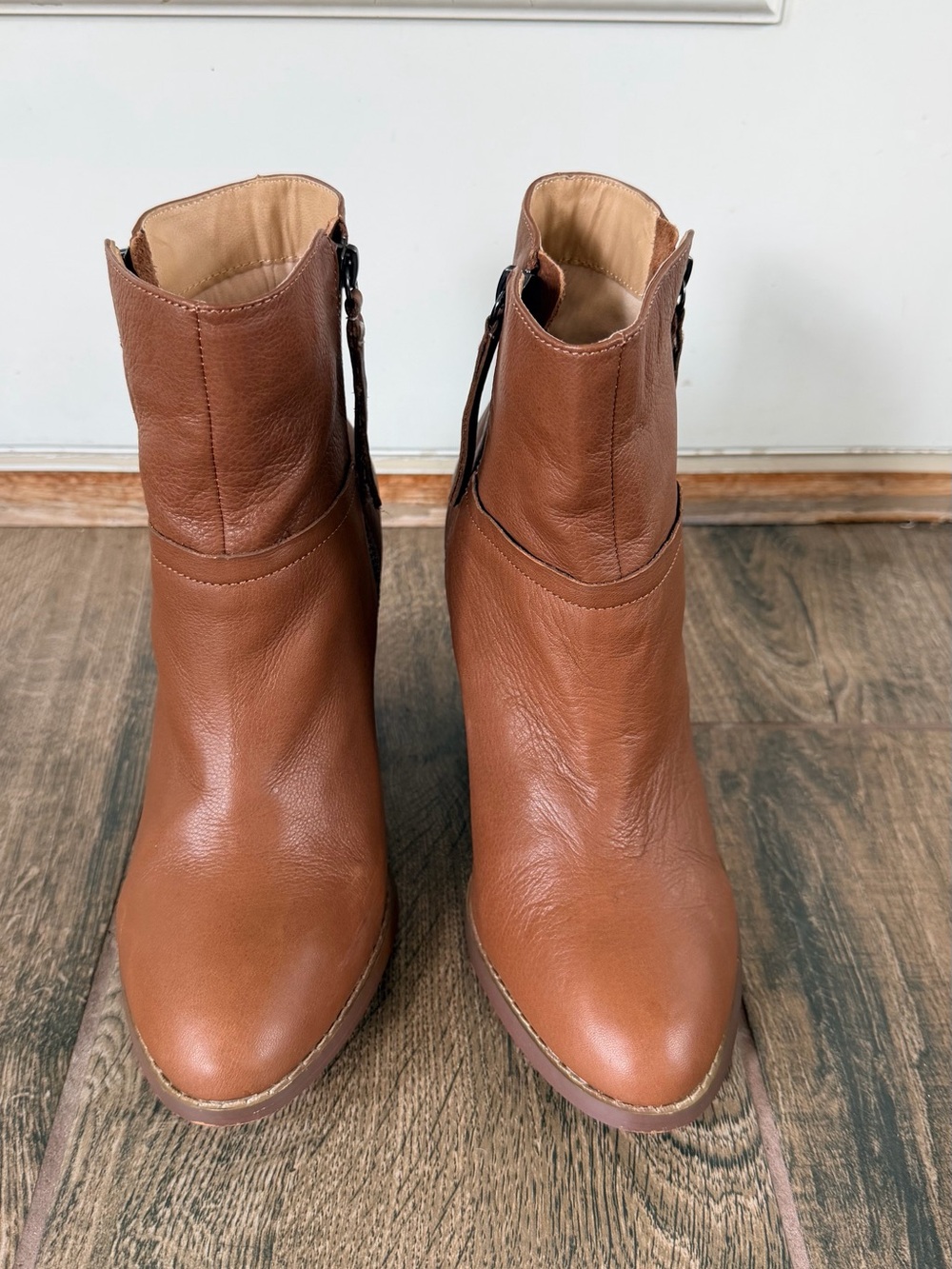 Kelsi Dagger Leather Ankle Boots | size 9